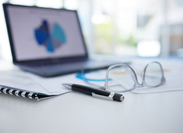 Desk of an SEO analyst